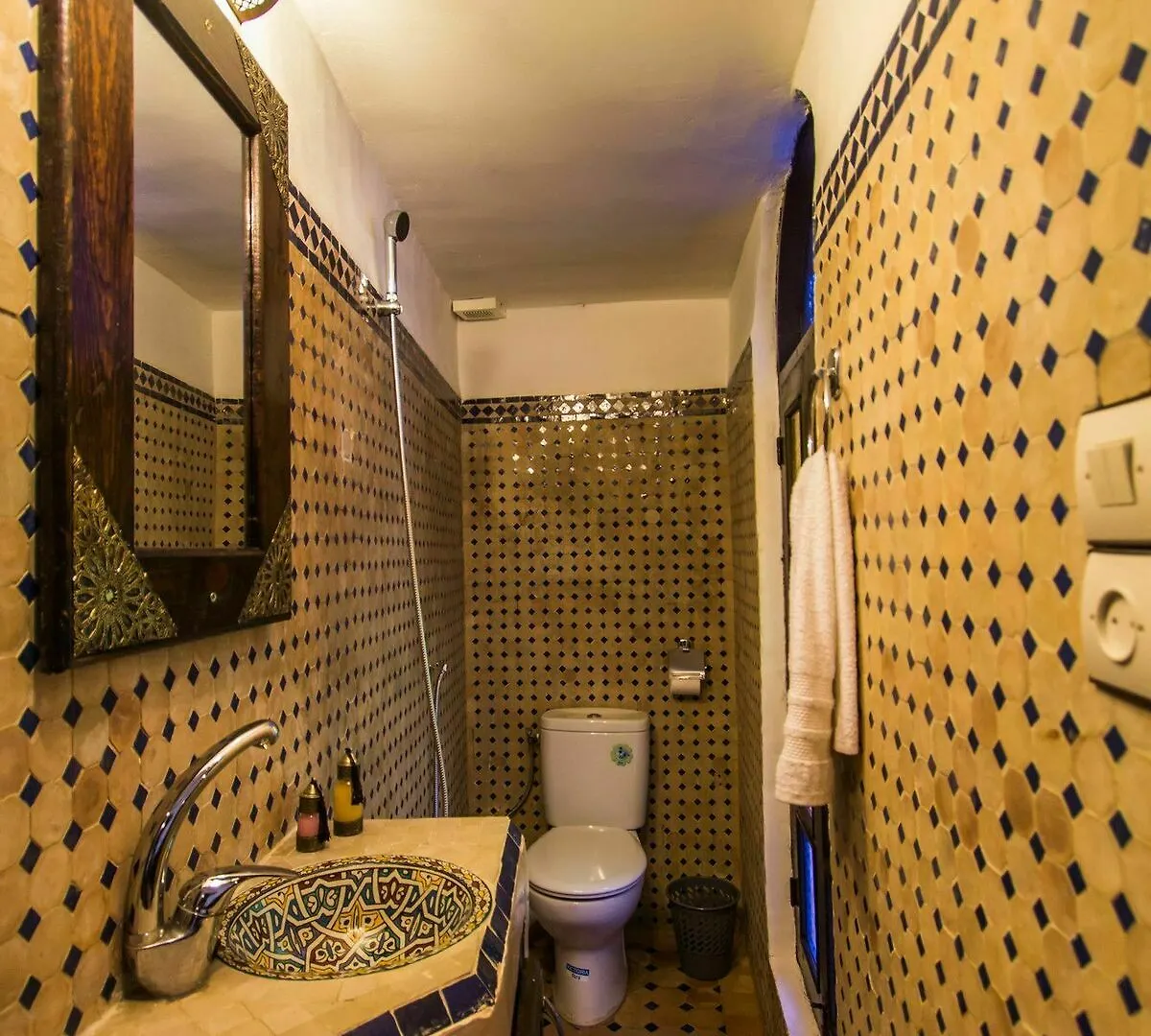 פס Riad Taha 3*,