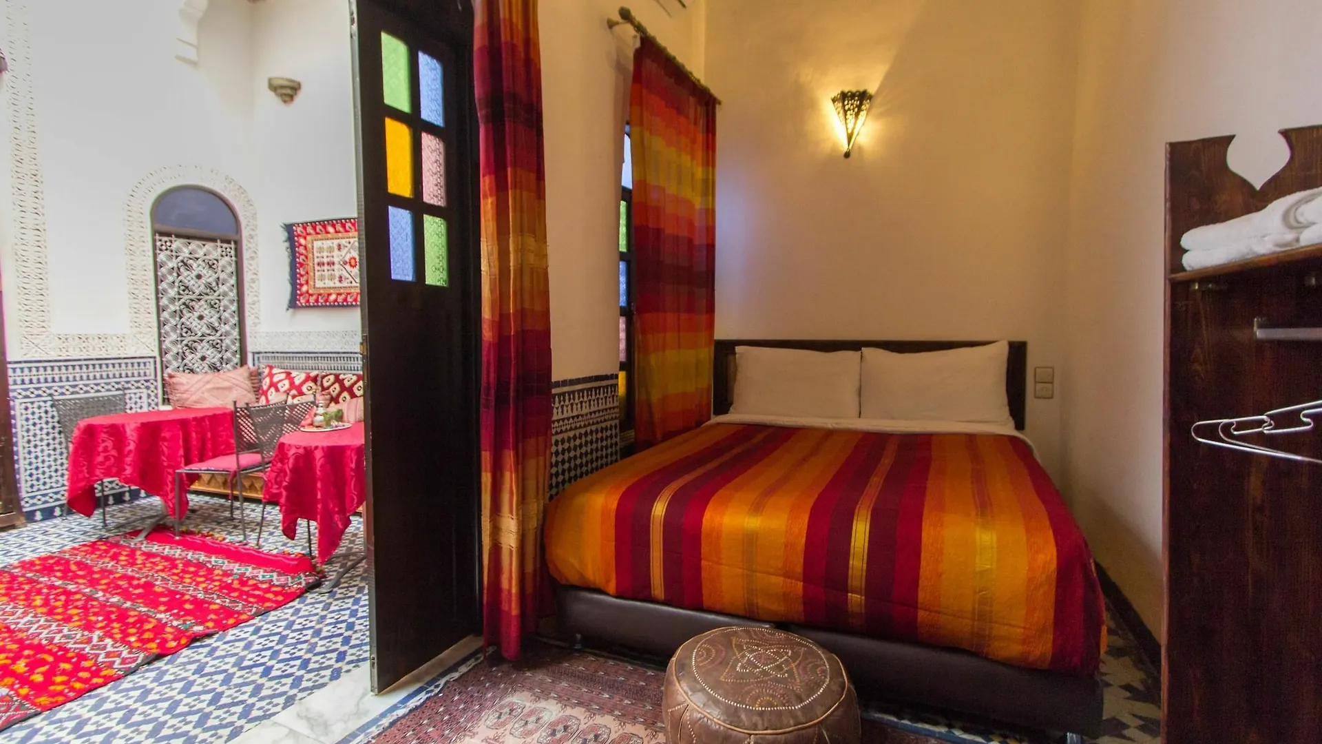 פס Riad Taha