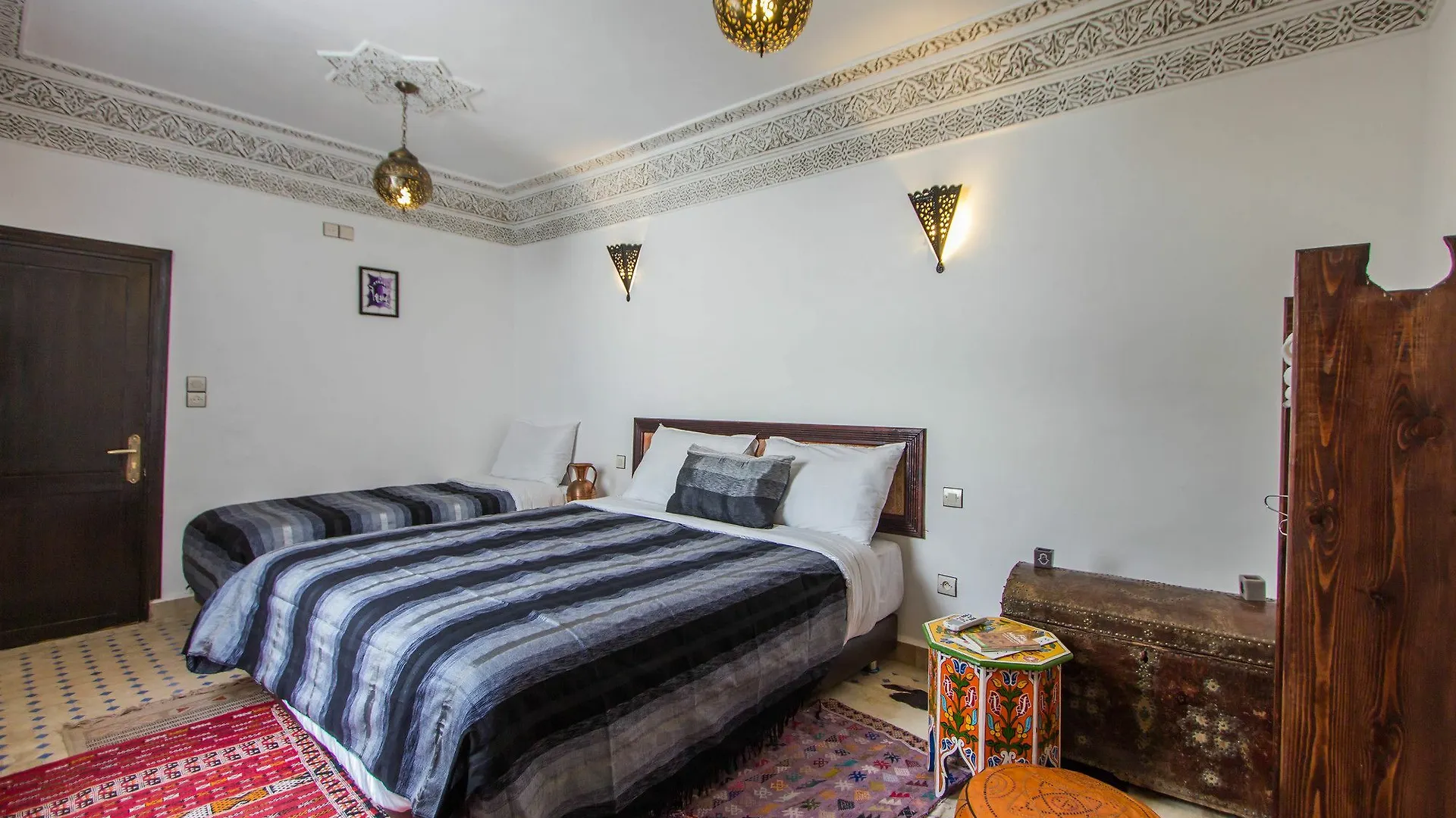 פס Riad Taha